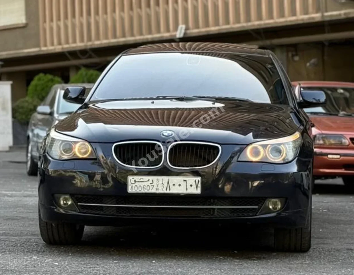 بي ام دبليو الفئة - الخامسة 520i 2008 اتوماتيك 196,000 كم 6 سلندر دفع خلفي سيدان أزرق غامق بنزين
