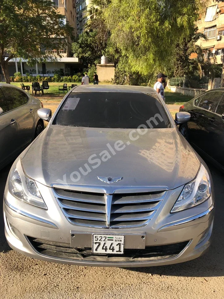 Hyundai Genesis 2013 Automatic 138,000 km 6 Cylinder FWD Sedan Silver Gasoline