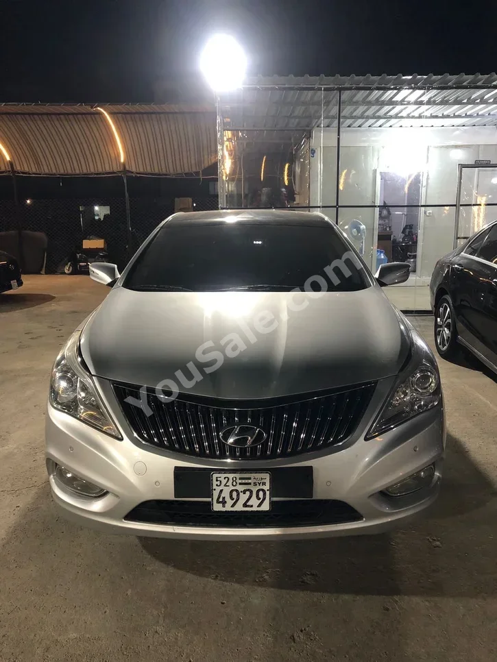 Hyundai Azera 2011 Automatic 95,000 km 4 Cylinder FWD Sedan Silver Gasoline