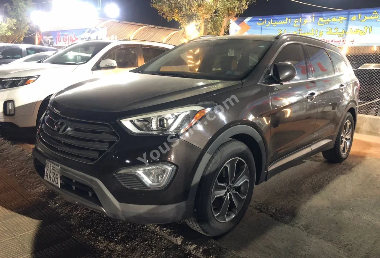 Hyundai  Santa Fe  2016  Automatic  186,000 km  4 Cylinder  AWD  SUV  Brown  Gasoline