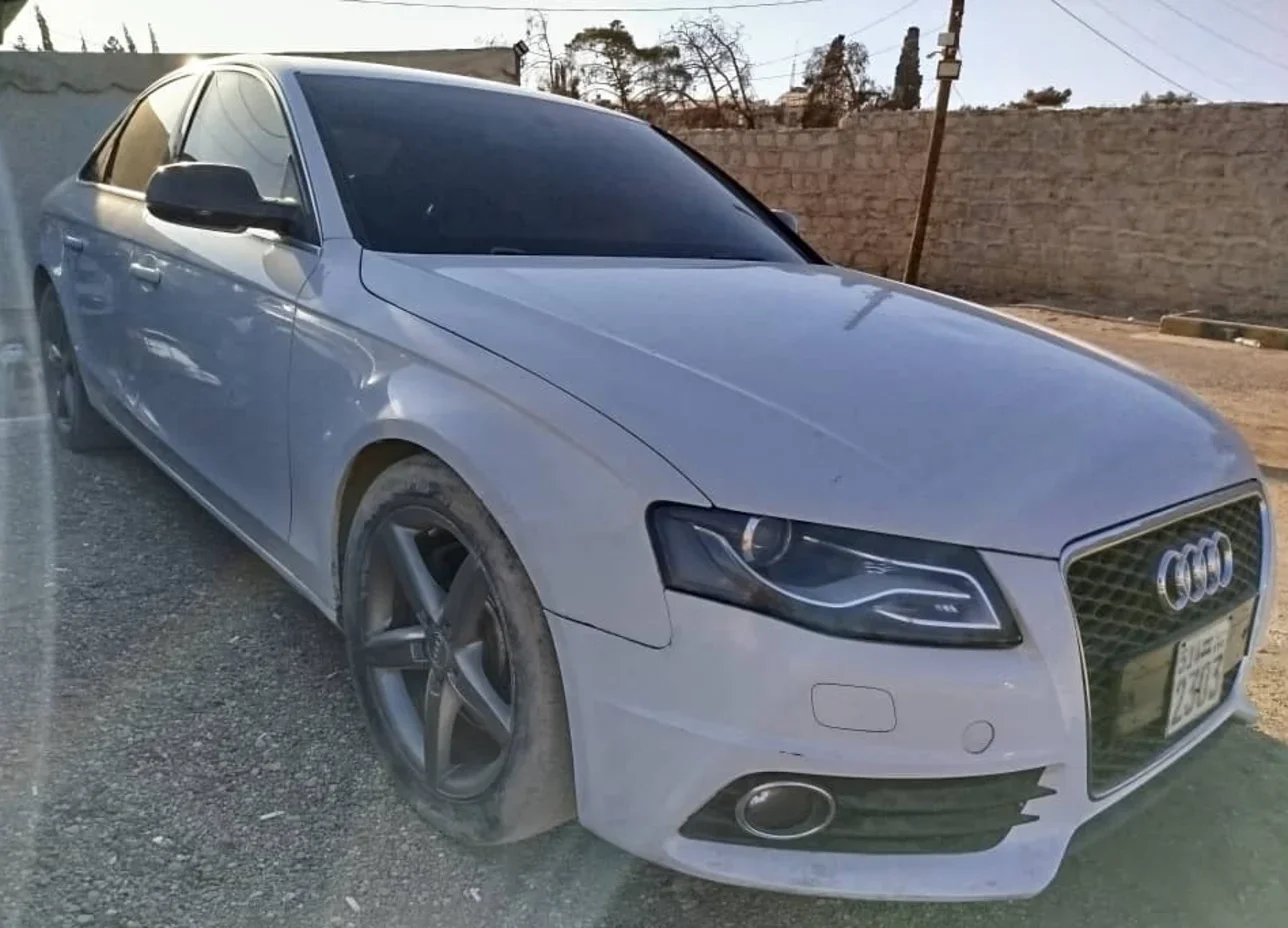 Audi RS 4 2015 Automatic 191,000 km 4 Cylinder RWD Sedan White Gasoline