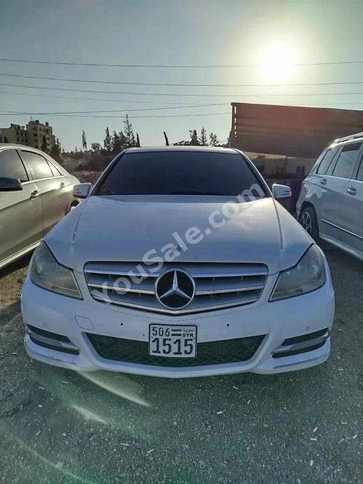 Mercedes-Benz C-Class 200 2013 Automatic 176,000 km 4 Cylinder RWD Sedan White Gasoline