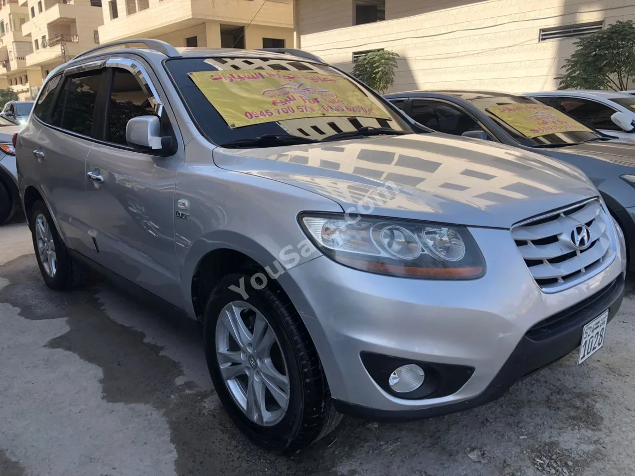 Hyundai  Santa Fe  2011  Automatic  162,000 km  4 Cylinder  AWD  SUV  Gray  Gasoline