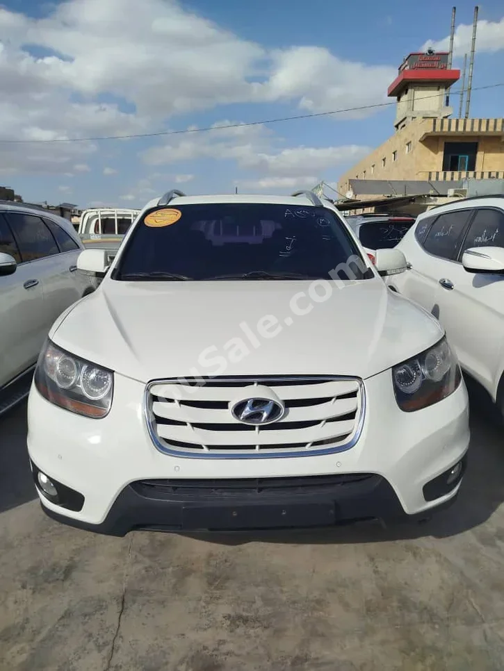 Hyundai Santa Fe 2011 Automatic 200,000 km 4 Cylinder FWD SUV White Diesel