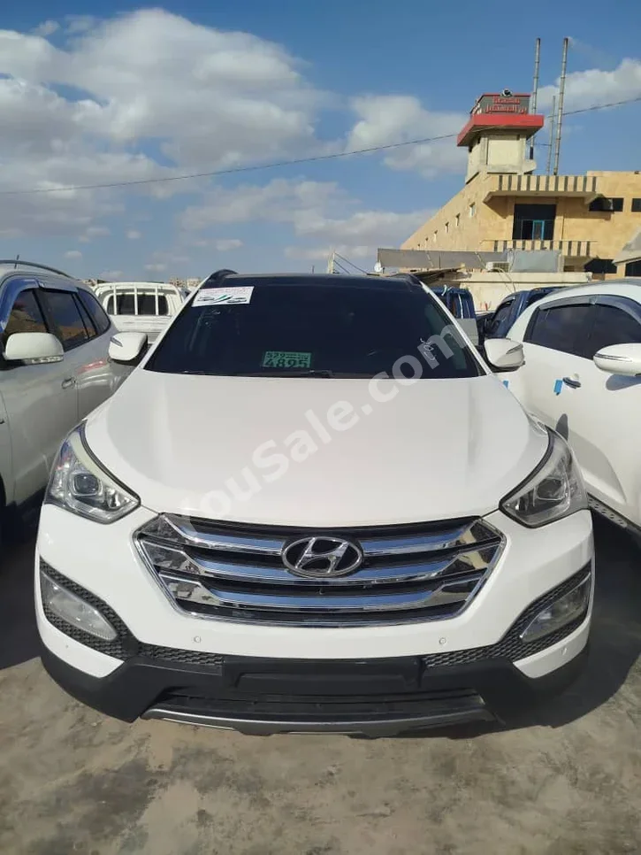 Hyundai Santa Fe 2013 Automatic 180,000 km 4 Cylinder FWD SUV White Diesel