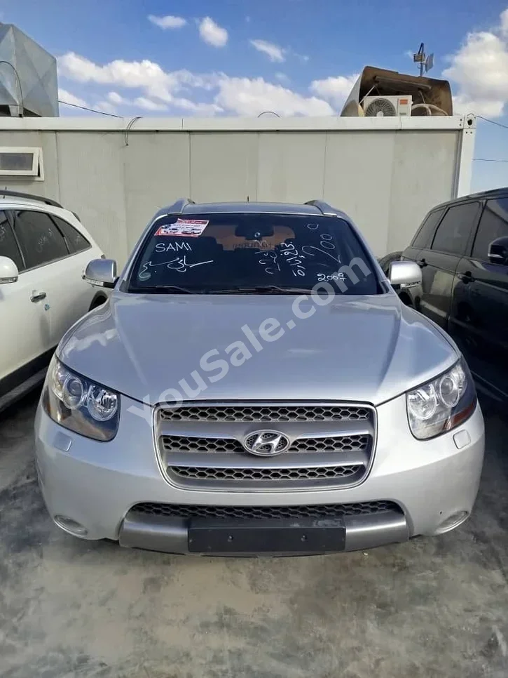 Hyundai Santa Fe 2009 Automatic 232,000 km 4 Cylinder FWD SUV Silver Diesel