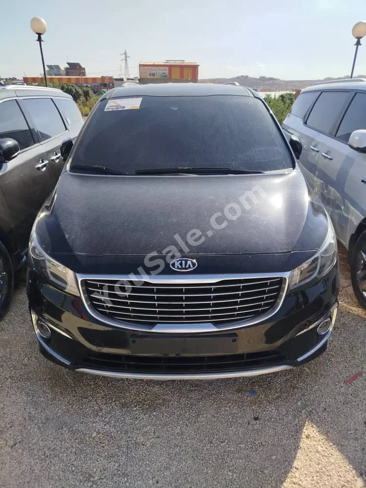 Kia Carnival 2016 Automatic 240,000 km 4 Cylinder FWD Van / Bus Black Diesel