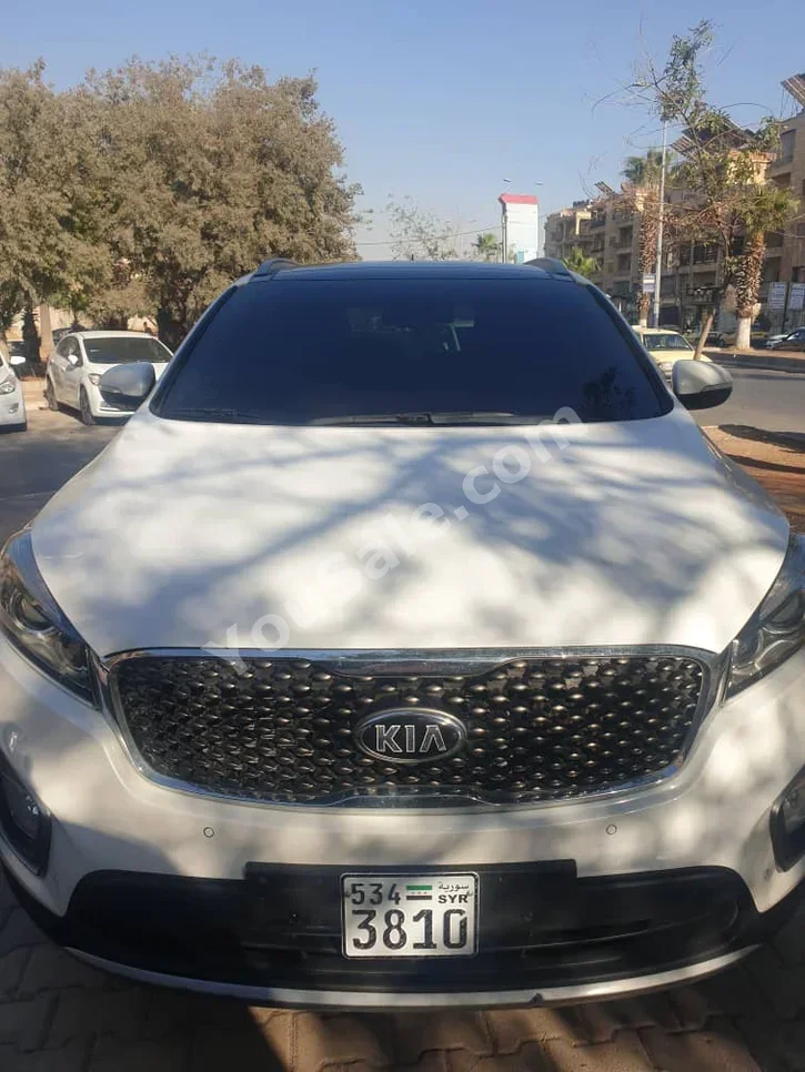 Kia  Sorento  2015  Automatic  200,000 km  6 Cylinder  4WD  SUV  White  Gasoline