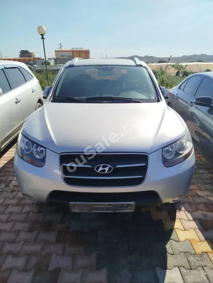 Hyundai Santa Fe 2008 Automatic 200,000 km 4 Cylinder FWD SUV Silver Diesel