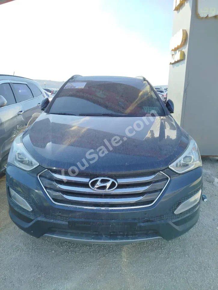 Hyundai  Santa Fe  2014  Automatic  160,000 km  4 Cylinder  4WD  SUV  Dark Blue  Diesel