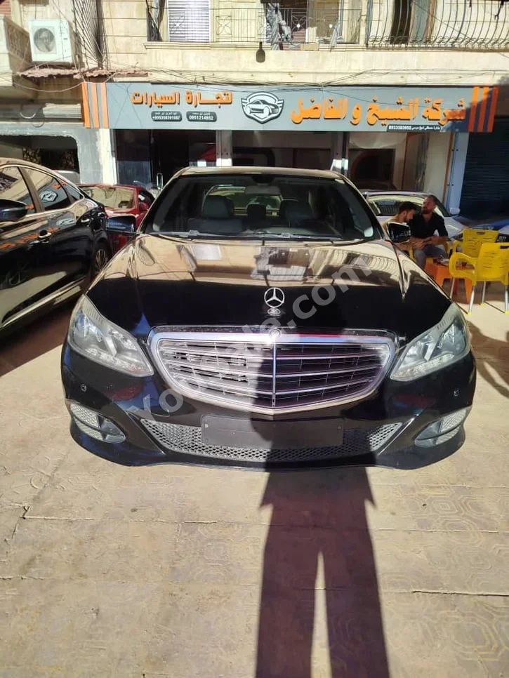 Mercedes-Benz E-Class 200 2016 Automatic 190,000 km 4 Cylinder 4WD Sedan Black Gasoline