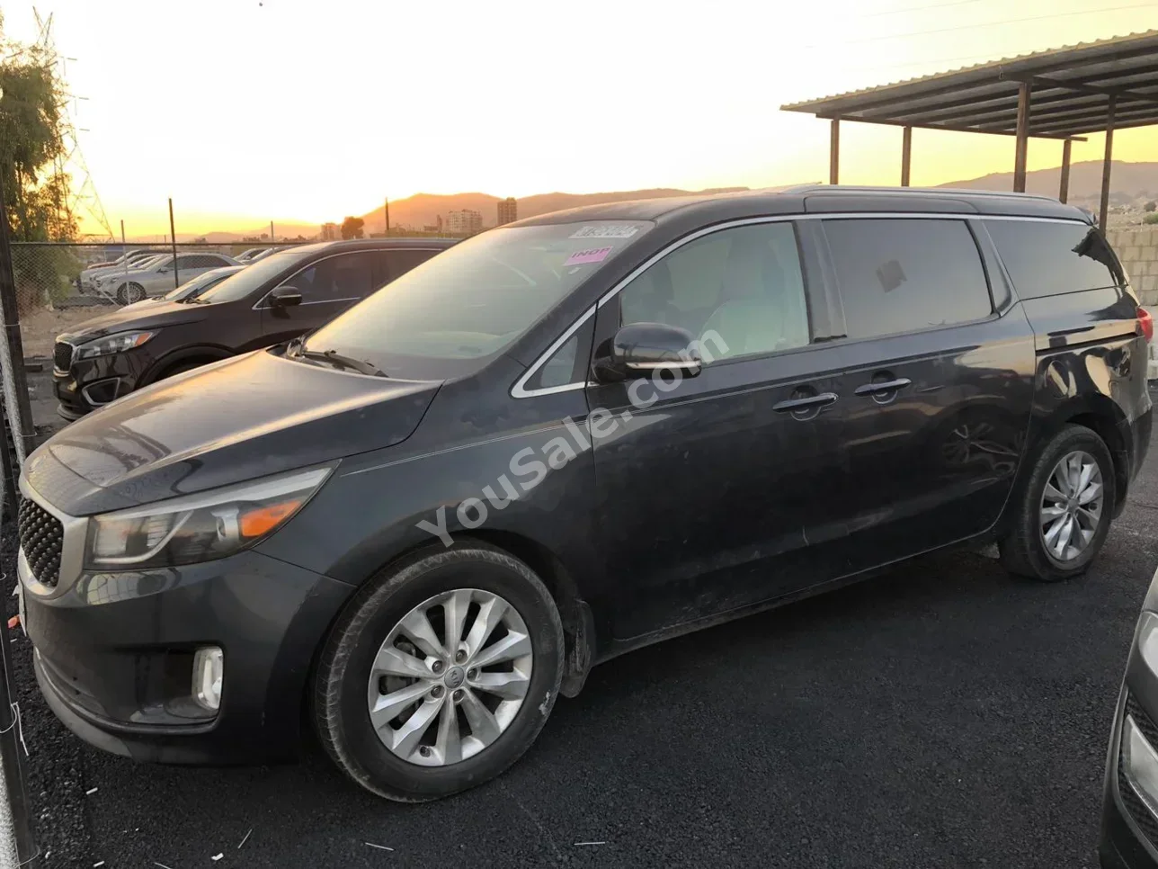 Kia Sedona 2014 Automatic 180,000 km 6 Cylinder AWD SUV Dark Blue Gasoline