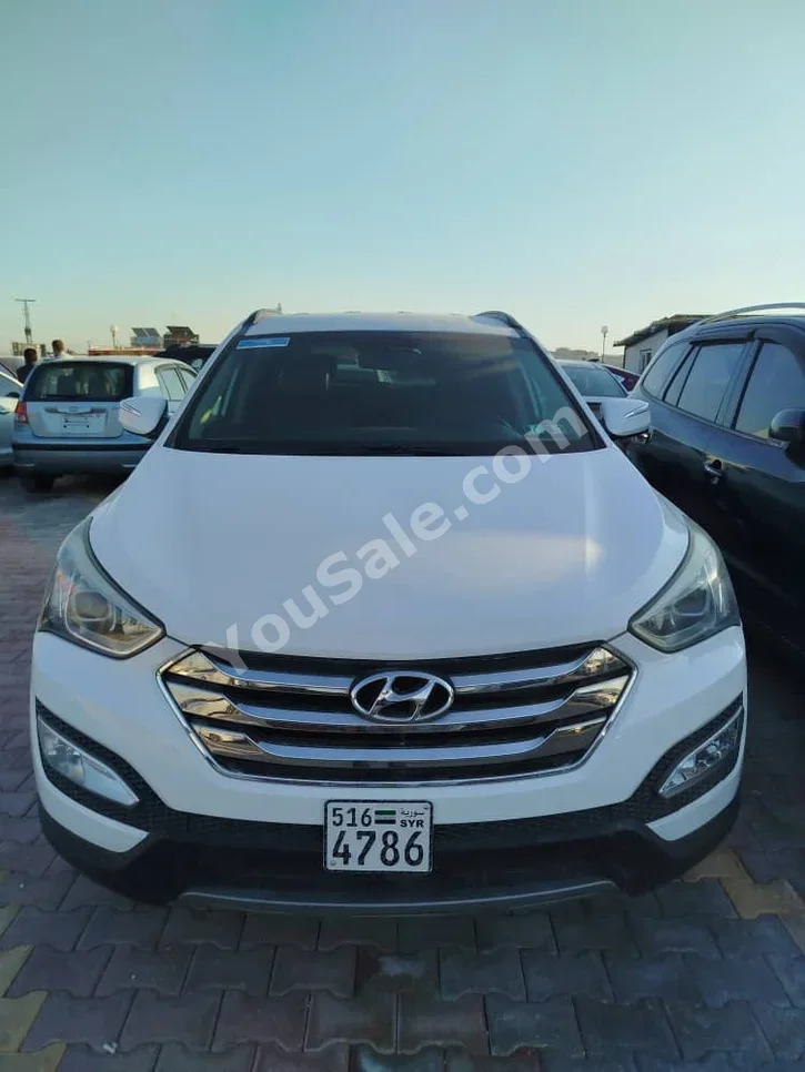 Hyundai Santa Fe 2013 Automatic 200,000 km 4 Cylinder 4WD SUV White Gasoline