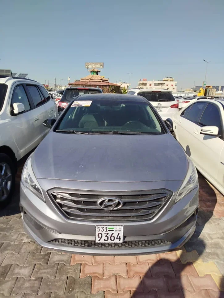 هيونداي  سوناتا  2015  اتوماتيك  128,000 كم  4 سلندر  دفع أمامي  سيدان  رصاصي  بنزين