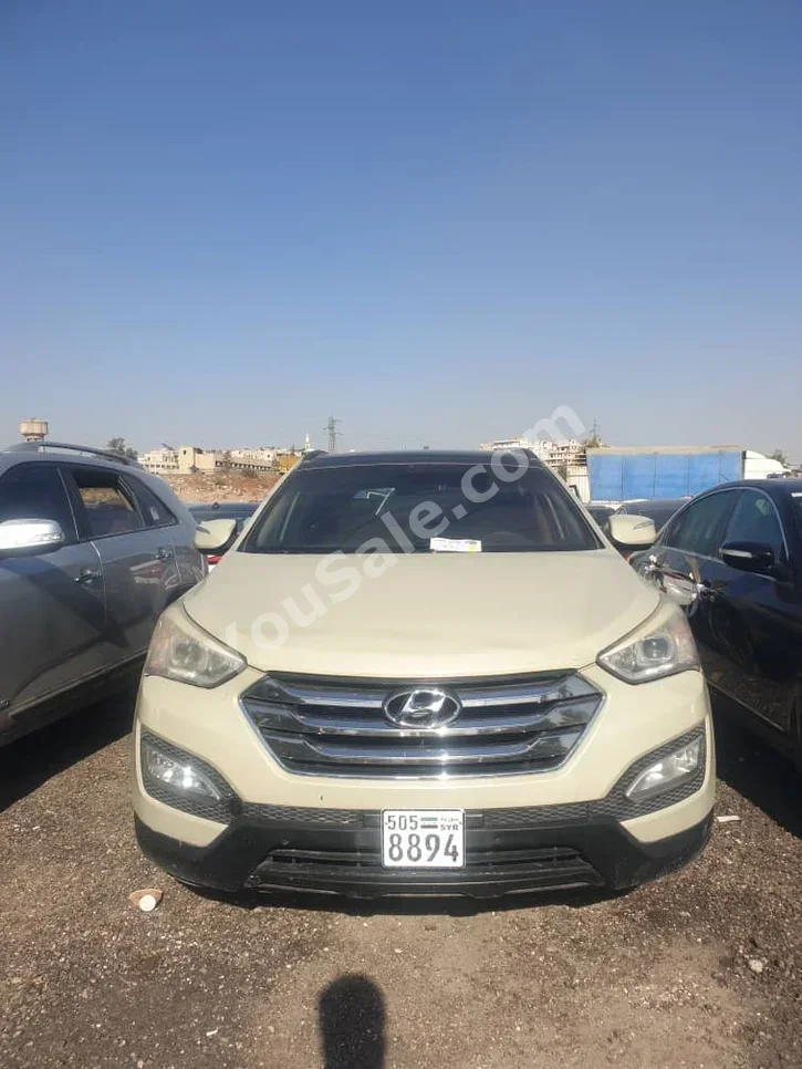 Hyundai  Santa Fe  2013  Automatic  144,000 km  4 Cylinder  FWD  SUV  Beige  Gasoline