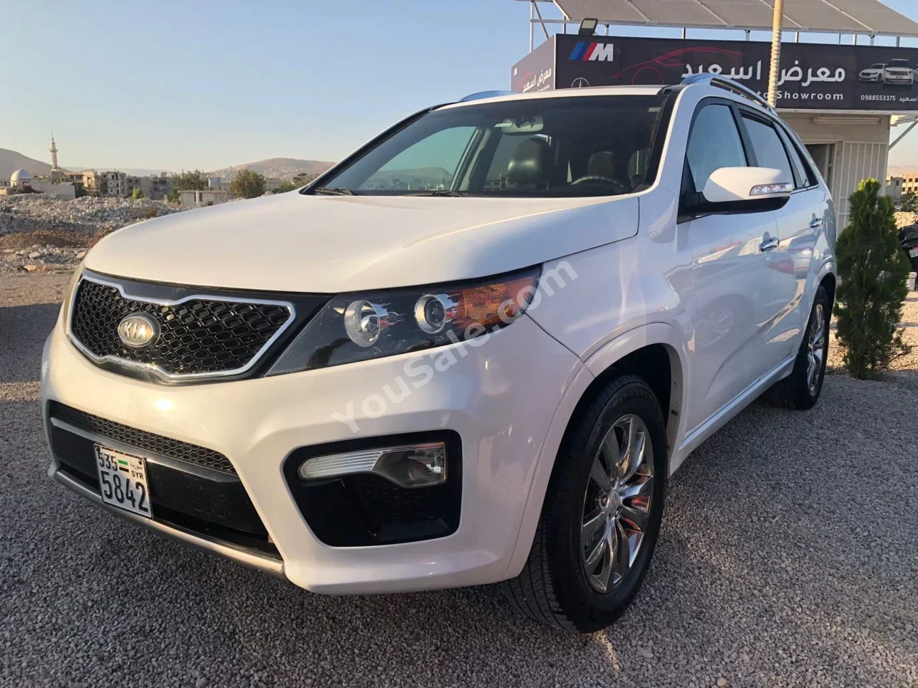 Kia Sorento 2011 Automatic 81,000 km 4 Cylinder AWD SUV White Gasoline