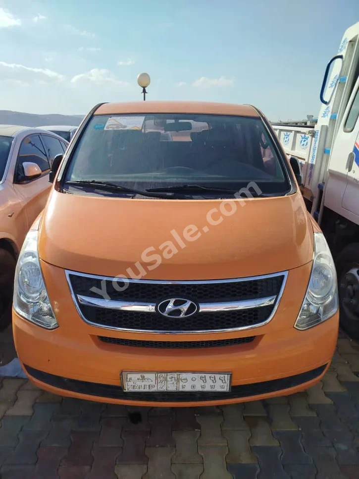 Hyundai  Van H1  2012  Automatic  270,000 km  4 Cylinder  RWD  Van / Bus  Orange  Diesel