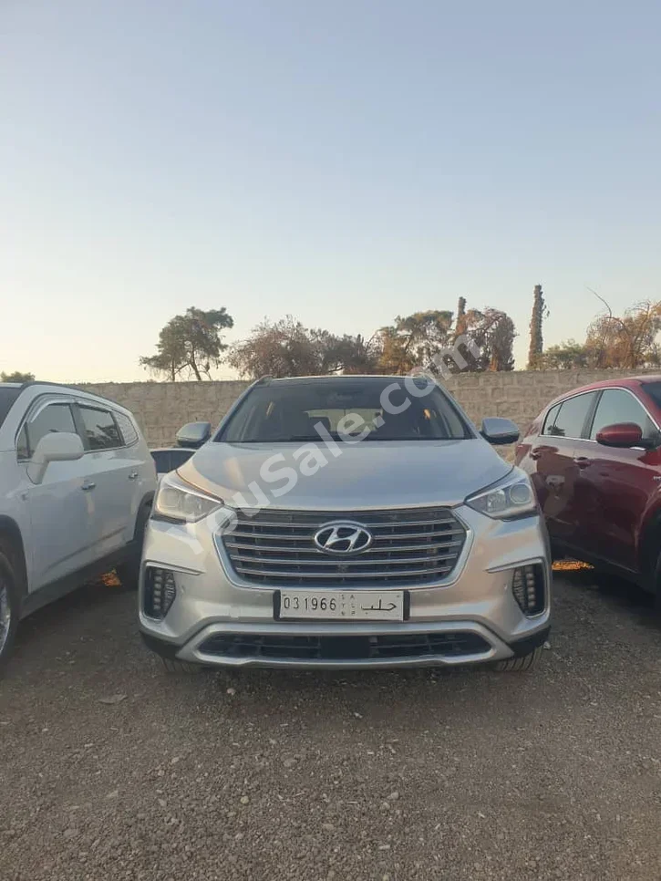 Hyundai Santa Fe 2017 Automatic 124,000 km 4 Cylinder 4WD SUV Silver Gasoline