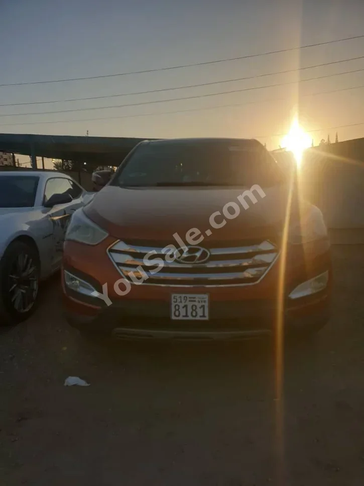 Hyundai Santa Fe 2014 Automatic 103,000 km 4 Cylinder 4WD SUV Red Gasoline