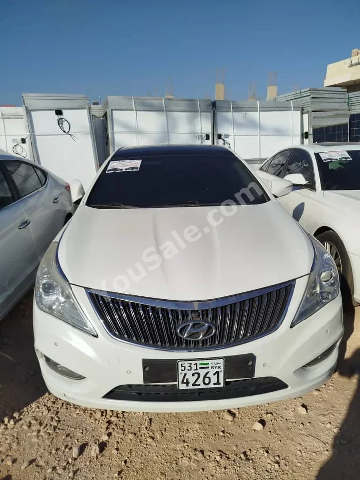 Hyundai Grandeur 2013 Automatic 93,000 km 4 Cylinder FWD Sedan White Gasoline