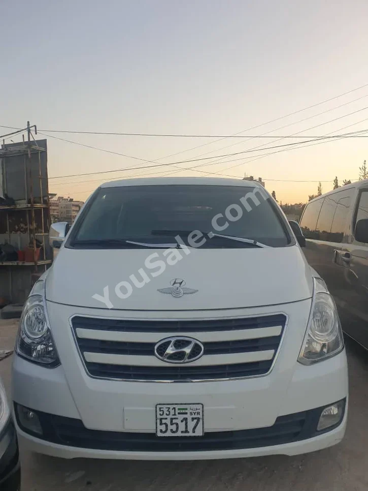 Hyundai  Van H1  2017  Automatic  232,000 km  4 Cylinder  FWD  Van / Bus  White  Diesel