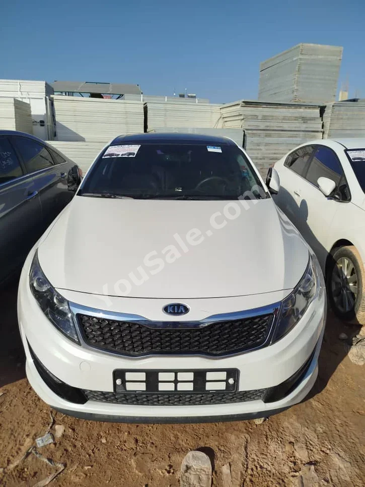 Kia  K5  2012  Automatic  120,000 km  4 Cylinder  FWD  Sedan  White  Gasoline