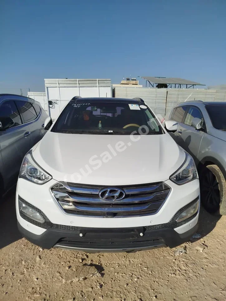 Hyundai Santa Fe 2013 Automatic 186,000 km 4 Cylinder FWD SUV White Diesel