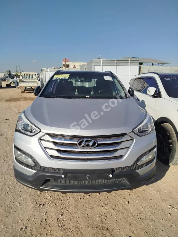 Hyundai  Santa Fe  2015  Automatic  213,000 km  4 Cylinder  4WD  SUV  Silver  Diesel
