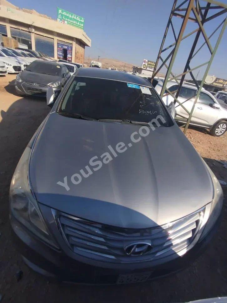 Hyundai  Grandeur  2012  Automatic  168,000 km  6 Cylinder  FWD  Sedan  Gray  Gasoline