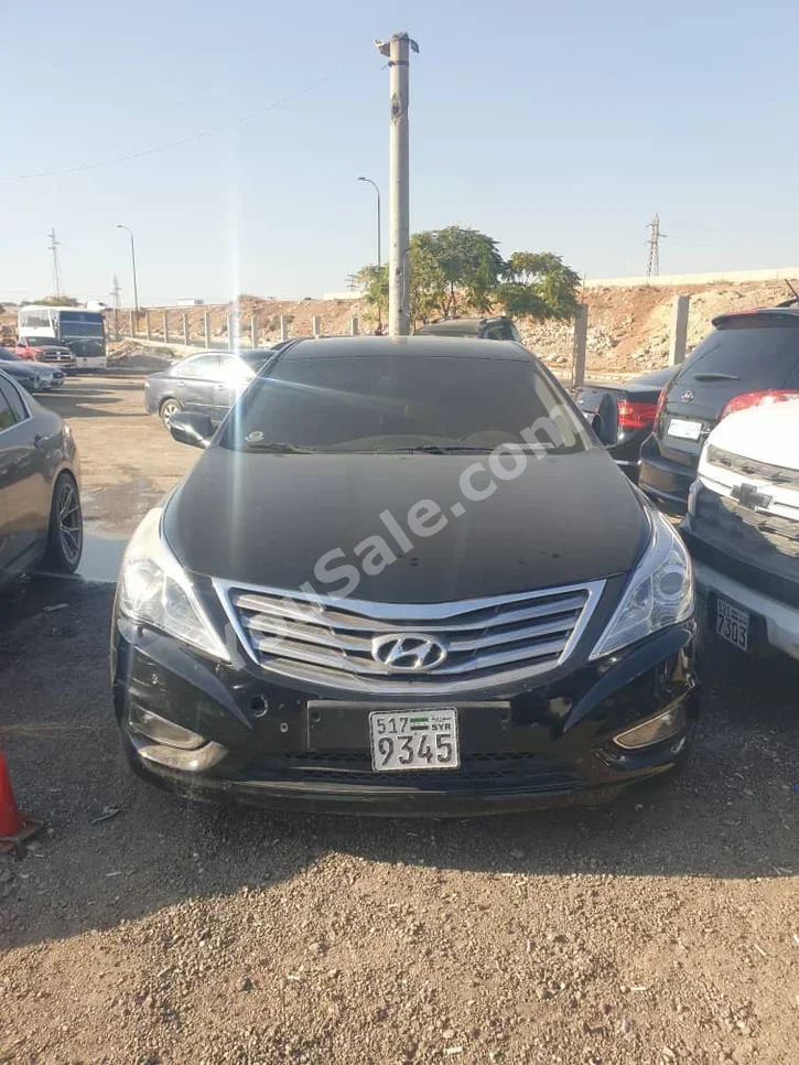 هيونداي  غراندير  2011  اتوماتيك  166,000 كم  6 سلندر  دفع أمامي  سيدان  أسود  بنزين