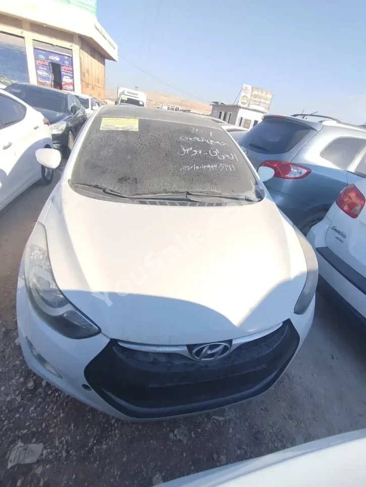 Hyundai  Avante  2012  Automatic  180,000 km  4 Cylinder  FWD  Sedan  White  Gasoline