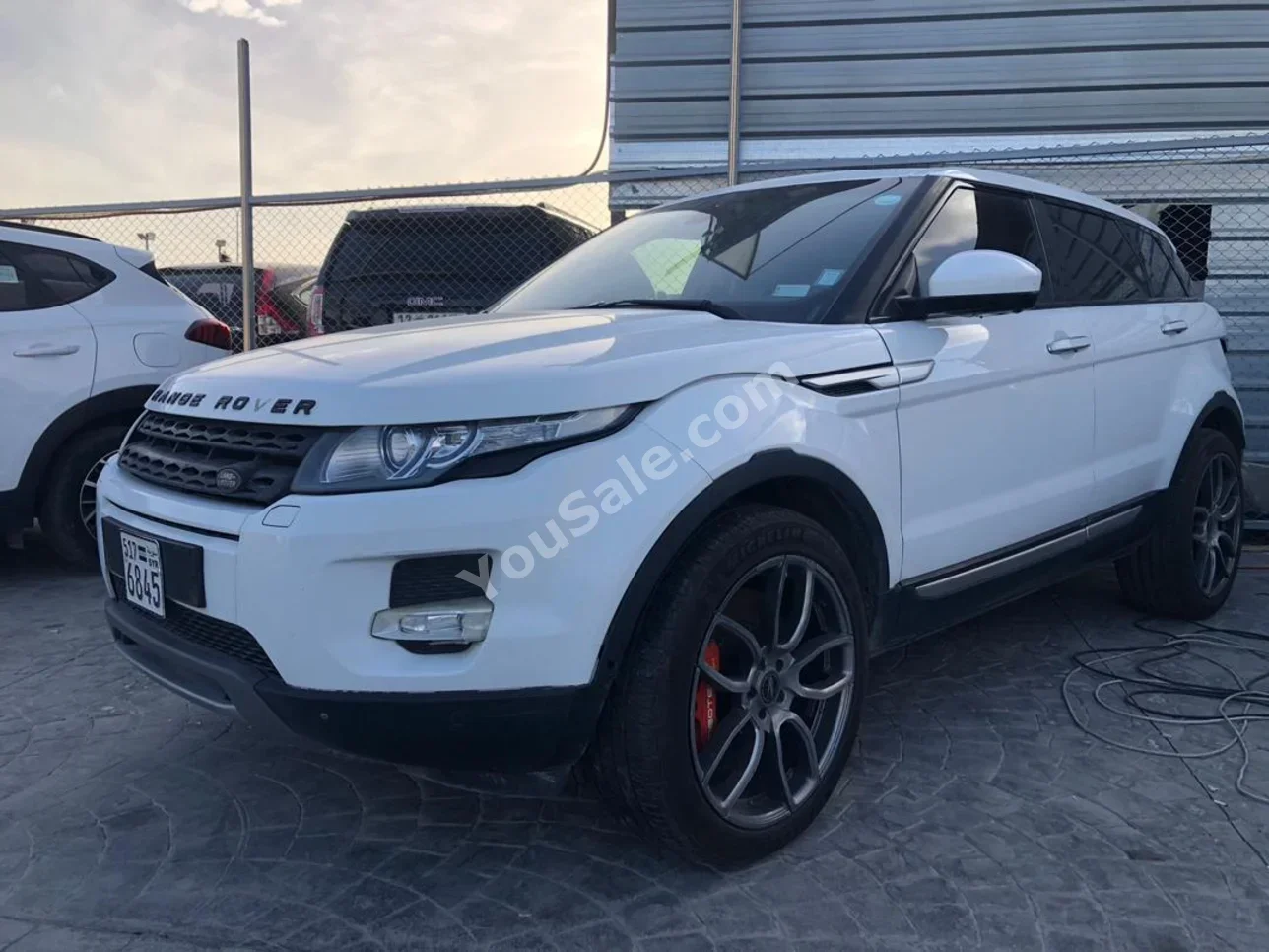 Land Rover Range Rover Vogue 2014 Automatic 284,000 km 6 Cylinder AWD SUV White Diesel