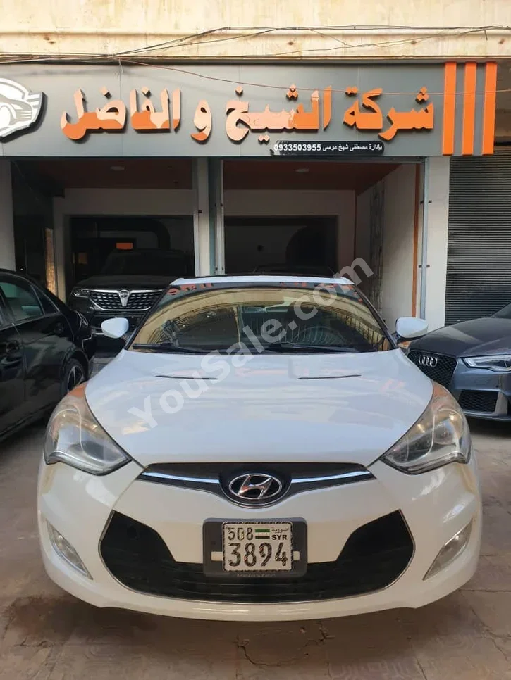 Hyundai Veloster 2016 Automatic 145,000 km 4 Cylinder FWD Hatchback White Gasoline