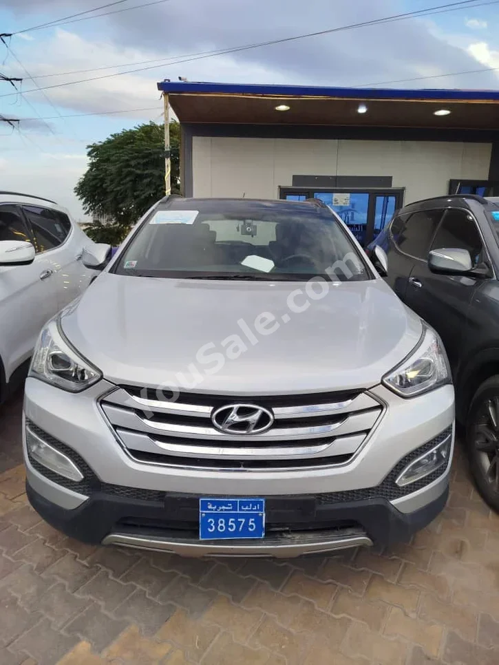Hyundai Santa Fe 2012 Automatic 120,000 km 4 Cylinder FWD SUV Silver Diesel