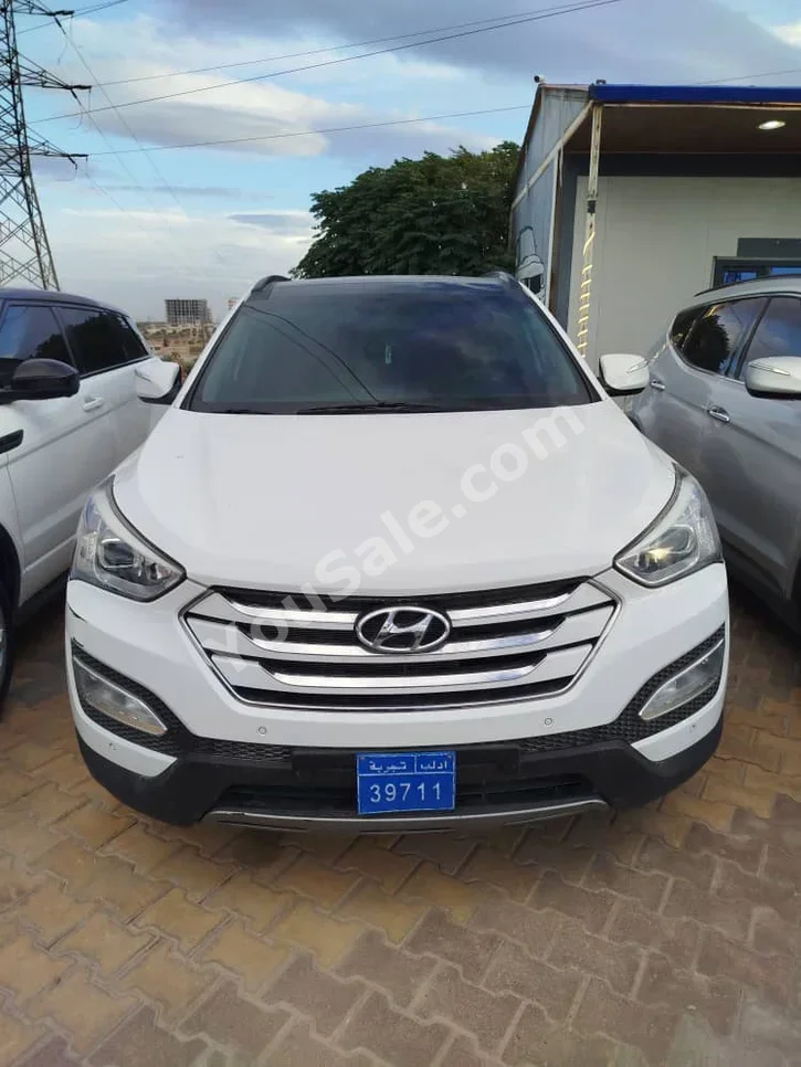 Hyundai Santa Fe 2013 Automatic 130,000 km 4 Cylinder FWD SUV White Diesel