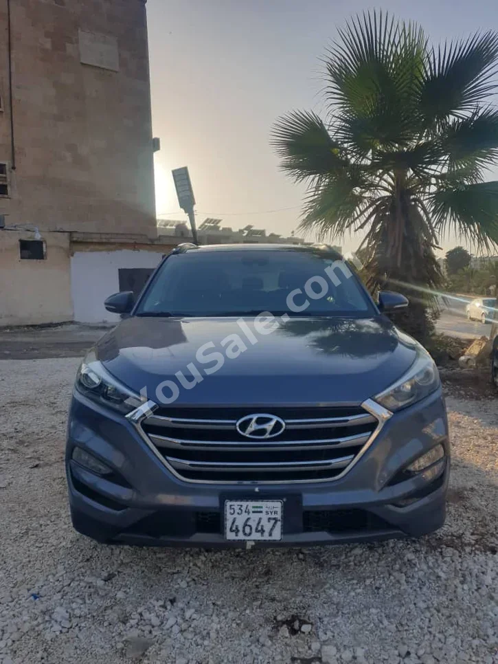 Hyundai Tucson 2016 Automatic 106,000 km 4 Cylinder FWD SUV Gray Gasoline