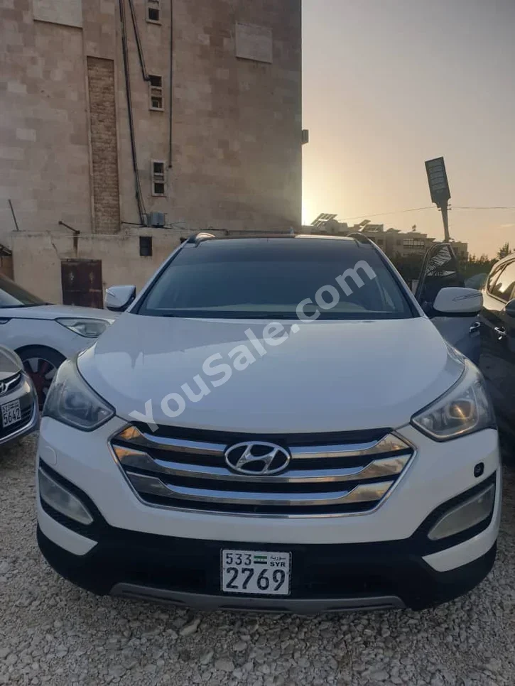 Hyundai Santa Fe 2014 Automatic 106,000 km 4 Cylinder FWD SUV White Gasoline