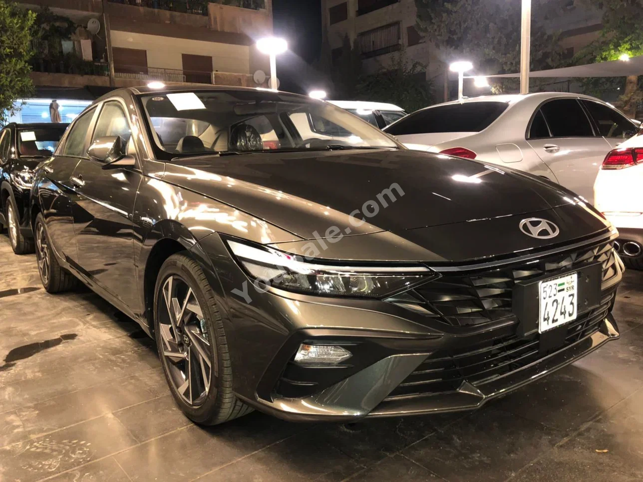 Hyundai  Elantra  2025  Automatic  0 km  4 Cylinder  FWD  Sedan  Dark Green  Gasoline