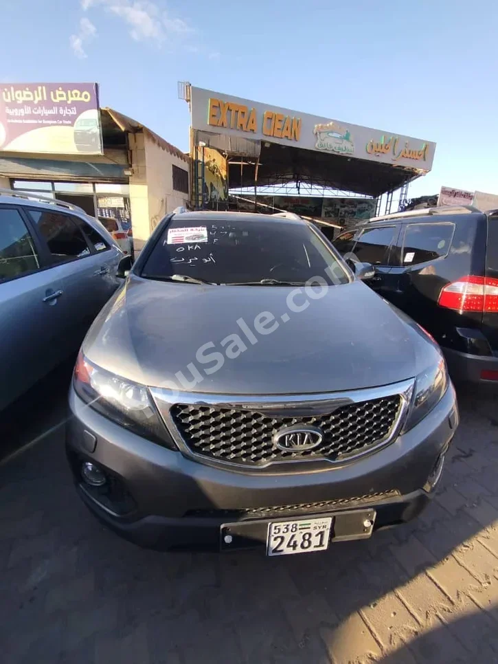 Kia Sorento 2011 Automatic 250,000 km 4 Cylinder FWD SUV Dark Gray Diesel