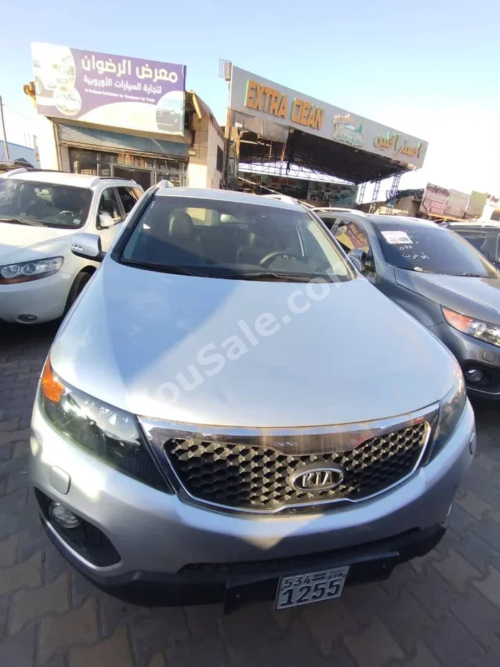 Kia  Sorento  2011  Automatic  200,000 km  4 Cylinder  FWD  SUV  Silver  Diesel