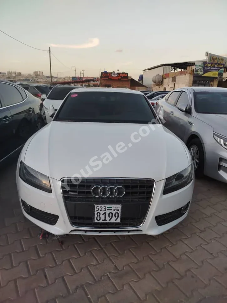 Audi A5 2.0 T 2013 Automatic 200,000 km 4 Cylinder 4WD Coupe / Sport White Gasoline