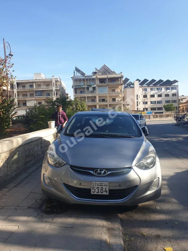 Hyundai Avante 2014 Automatic 160,000 km 4 Cylinder FWD Sedan Silver Gasoline