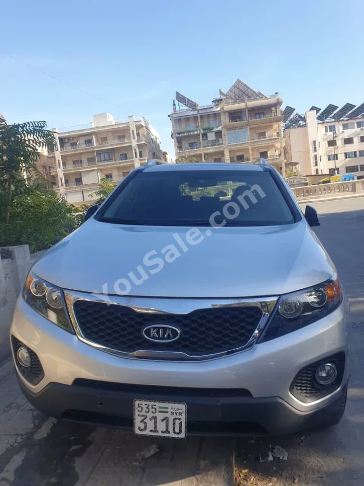 Kia  Sorento  2011  Automatic  206,000 km  4 Cylinder  FWD  SUV  Silver  Diesel
