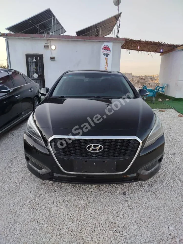 Hyundai Sonata 2018 Automatic 110,000 km 4 Cylinder FWD Sedan Black Hybrid
