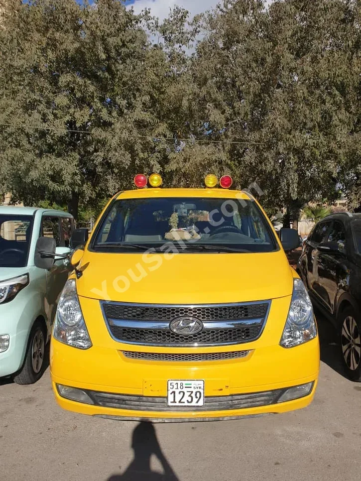 هيونداي  فان اتش وان  2011  اتوماتيك  120,000 كم  4 سلندر  دفع خلفي  فان \ باص  أصفر  ديزل