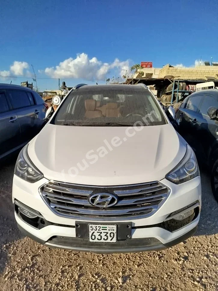 Hyundai Santa Fe 2017 Automatic 150,000 km 4 Cylinder FWD SUV White Gasoline