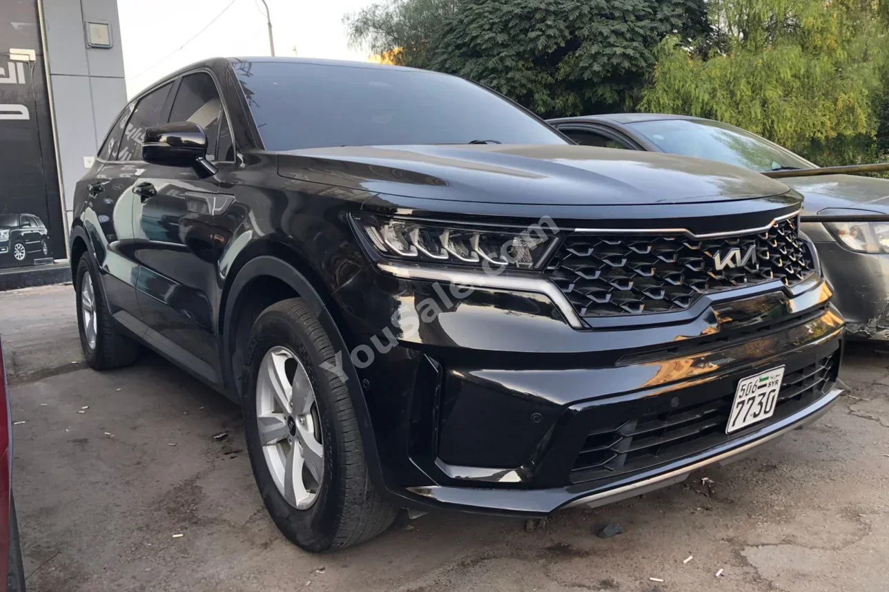 كيا سورينتو 2022 اتوماتيك 106,000 كم 6 سلندر دفع كلي مستمر اس يو في أسود بنزين