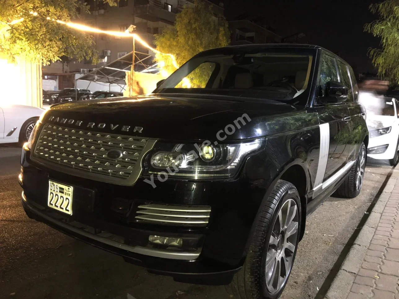 Land Rover Range Rover Vogue SE 2016 Automatic 178,000 km 6 Cylinder 4WD SUV Black Gasoline