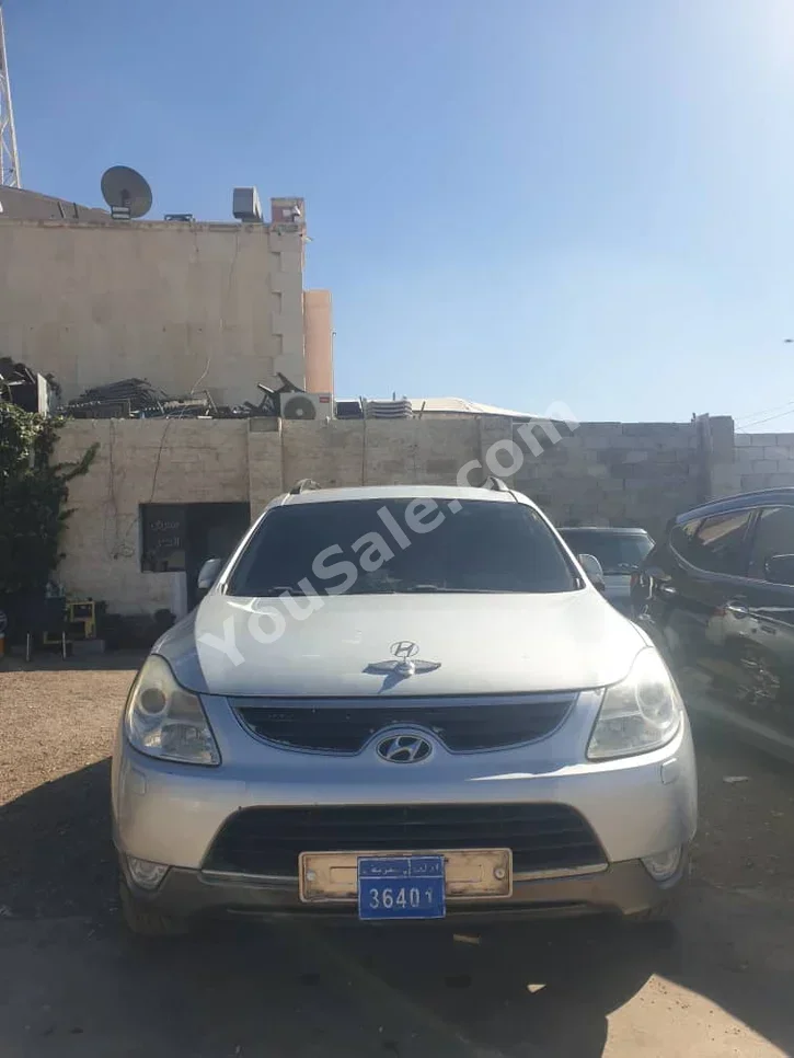 Hyundai Veracruz 2011 Automatic 216,000 km 6 Cylinder RWD SUV Silver Diesel