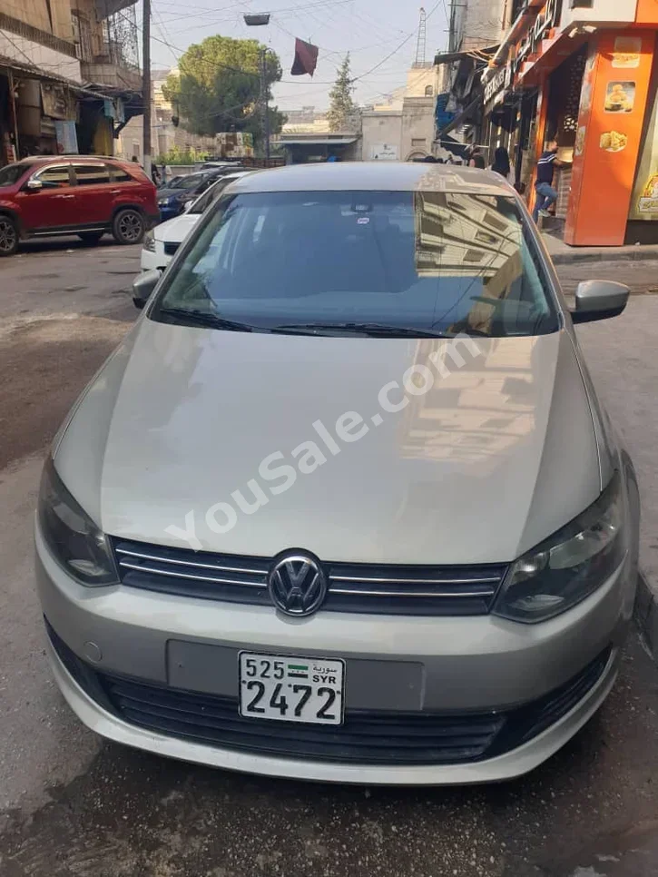 Volkswagen Polo 2013 Automatic 171,000 km 4 Cylinder FWD Sedan Gray Gasoline